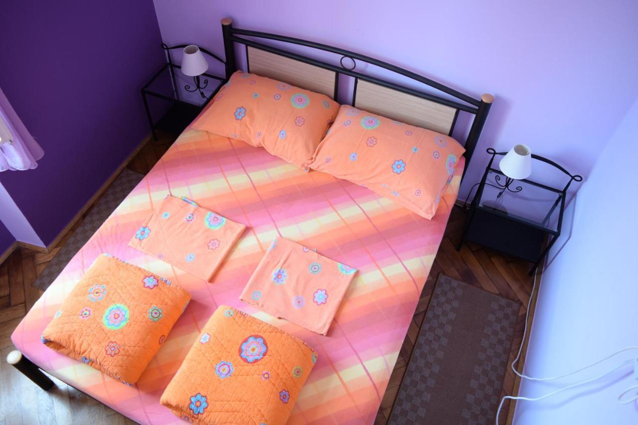 Old Town Hostel Split Bagian luar foto
